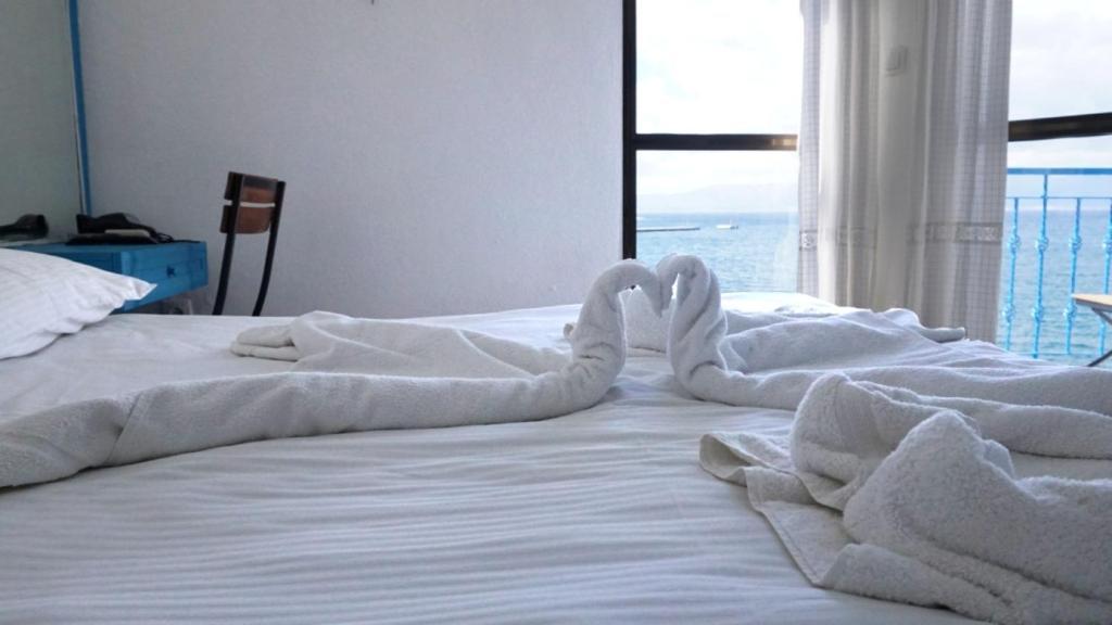 Marin Hotel Çeşme Buitenkant foto