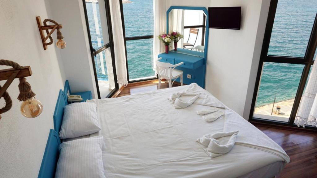 Marin Hotel Çeşme Buitenkant foto