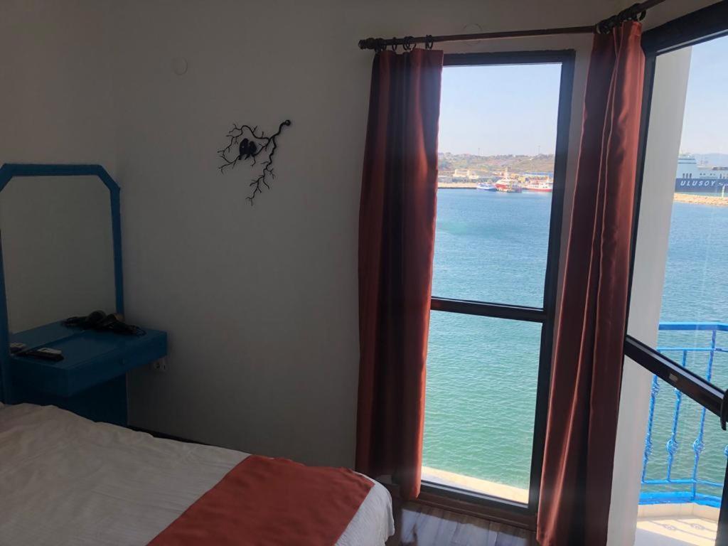 Marin Hotel Çeşme Buitenkant foto