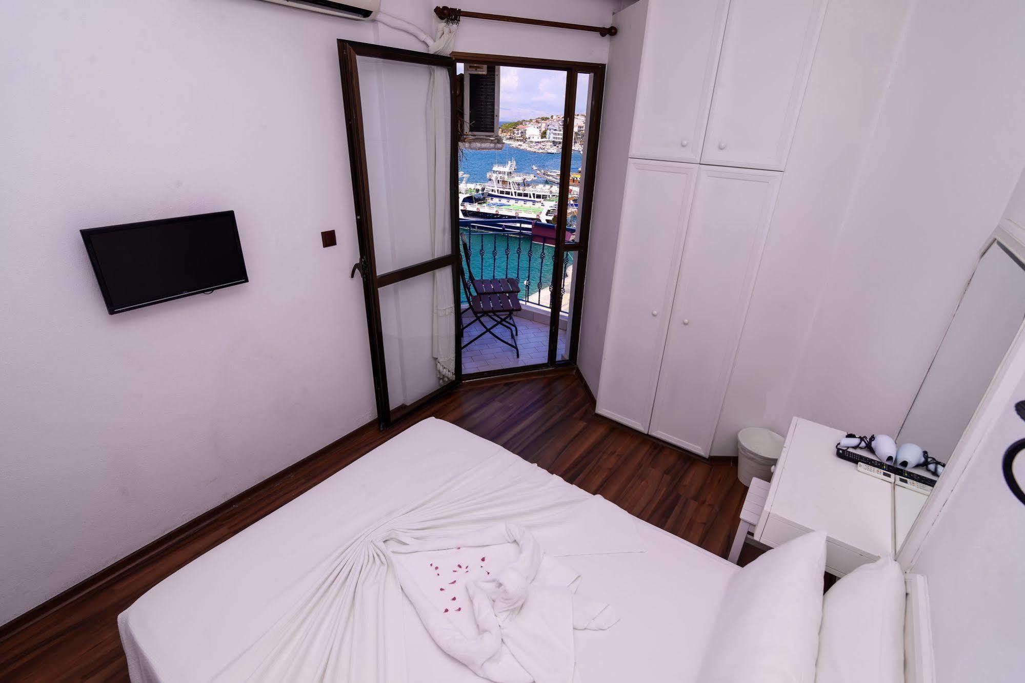 Marin Hotel Çeşme Buitenkant foto